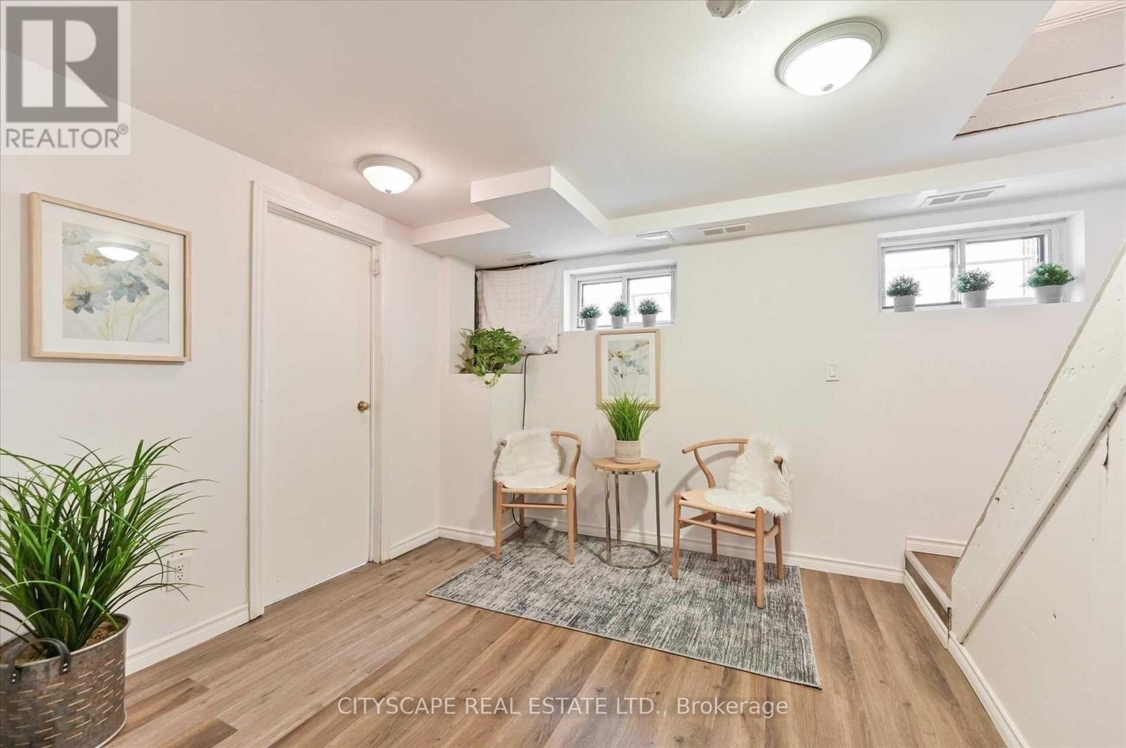 15 Midburn Avenue, Toronto, Ontario  M4C 2C8 - Photo 20 - E12375960