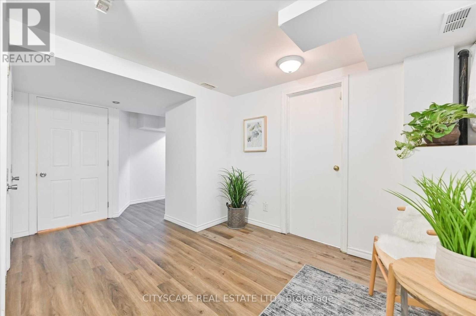 15 Midburn Avenue, Toronto, Ontario  M4C 2C8 - Photo 21 - E12375960
