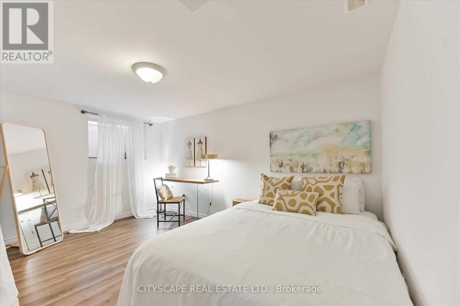 15 Midburn Avenue, Toronto, Ontario  M4C 2C8 - Photo 23 - E12375960