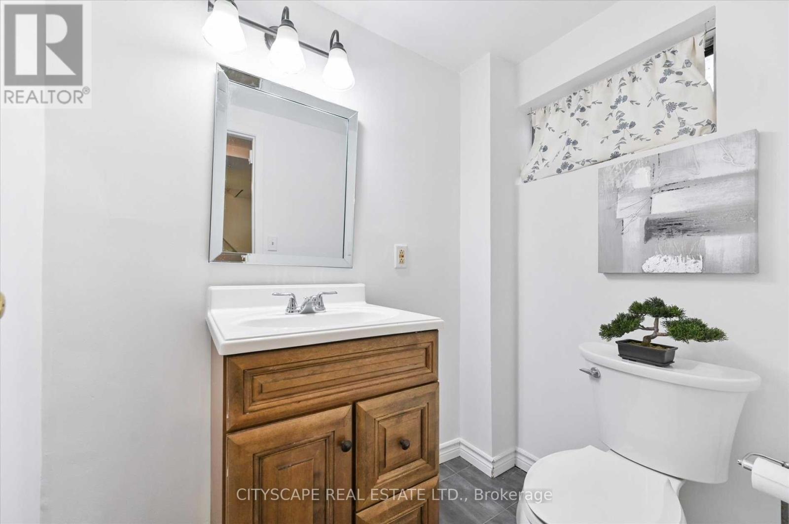 15 Midburn Avenue, Toronto, Ontario  M4C 2C8 - Photo 26 - E12375960