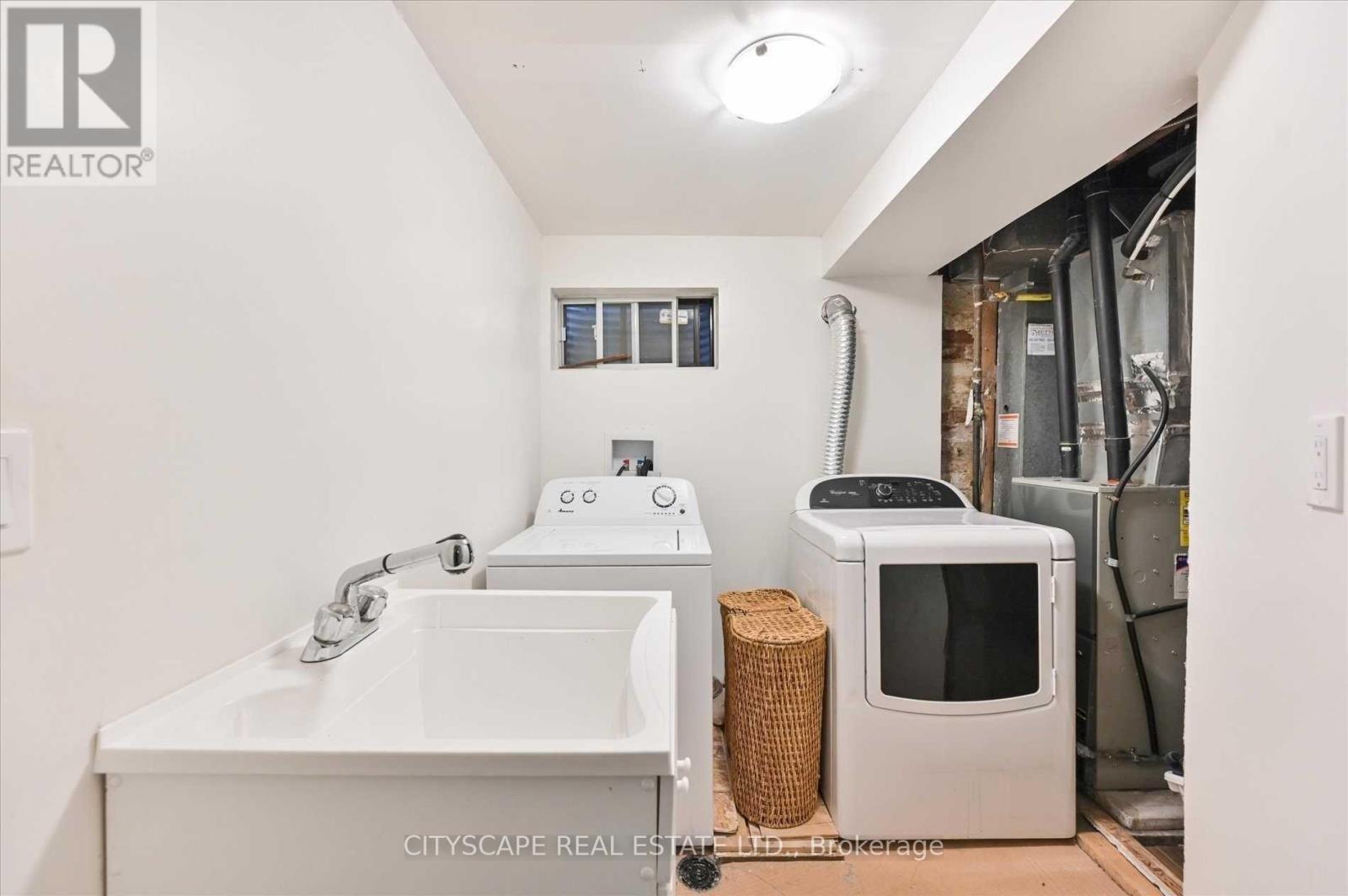 15 Midburn Avenue, Toronto, Ontario  M4C 2C8 - Photo 27 - E12375960