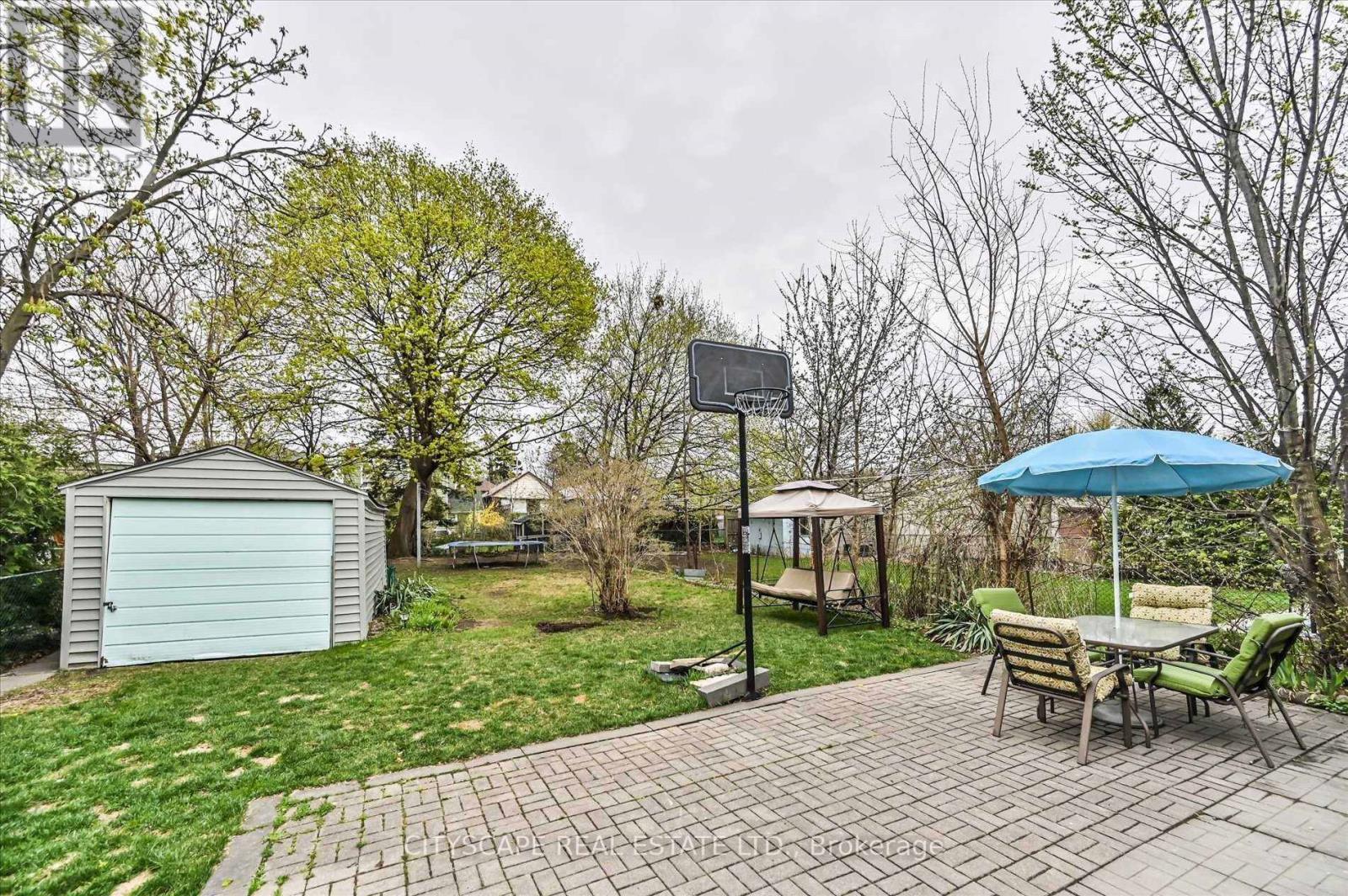 15 Midburn Avenue, Toronto, Ontario  M4C 2C8 - Photo 28 - E12375960