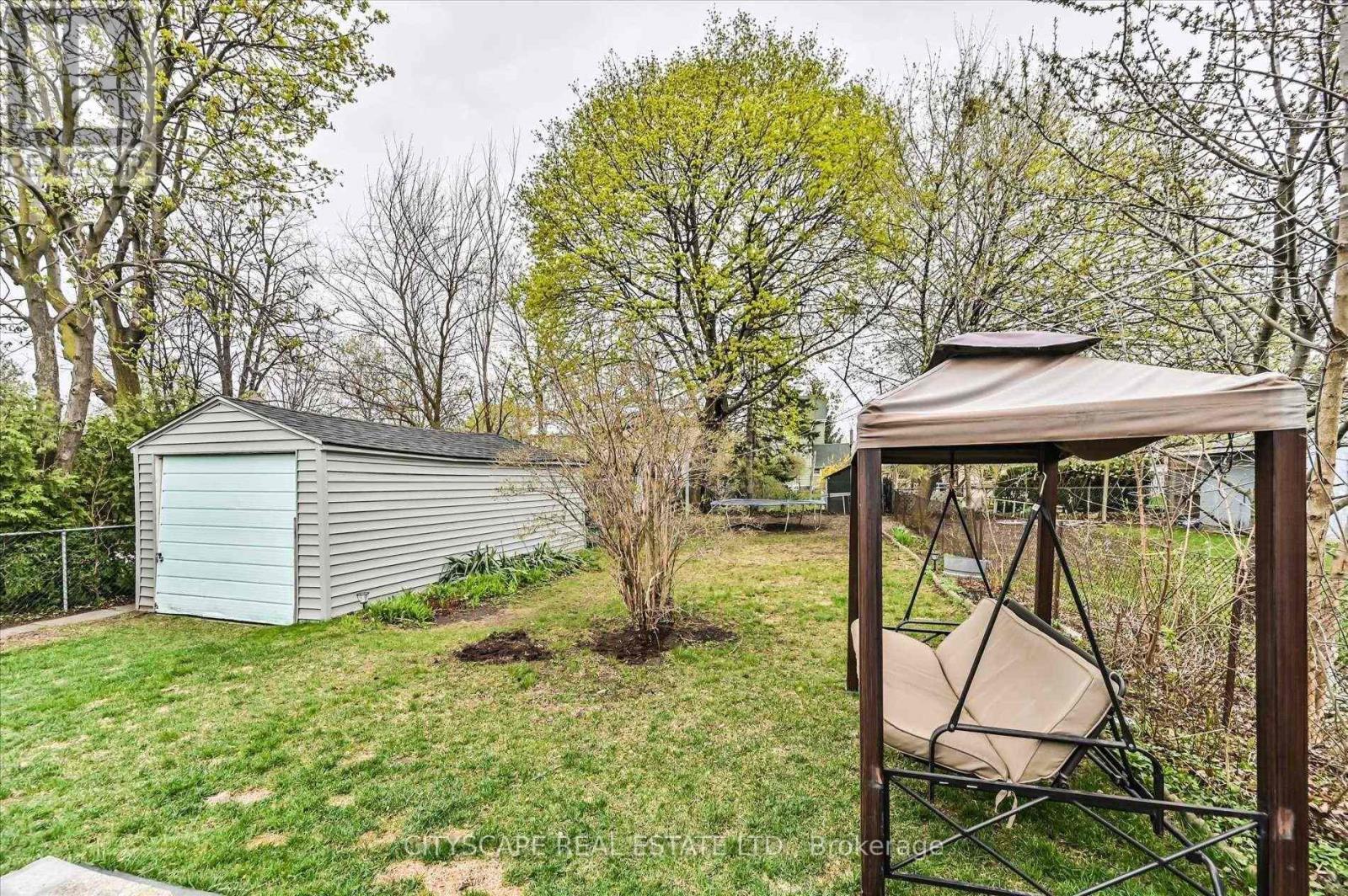 15 Midburn Avenue, Toronto, Ontario  M4C 2C8 - Photo 29 - E12375960