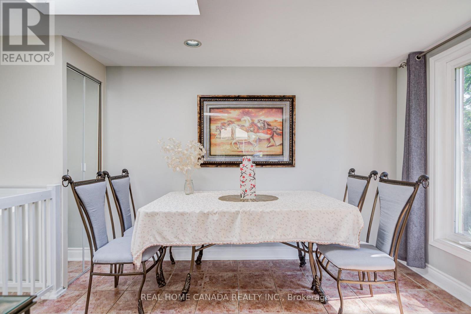29 Ellesboro Drive, Mississauga, Ontario  L5N 1C3 - Photo 20 - W12375197