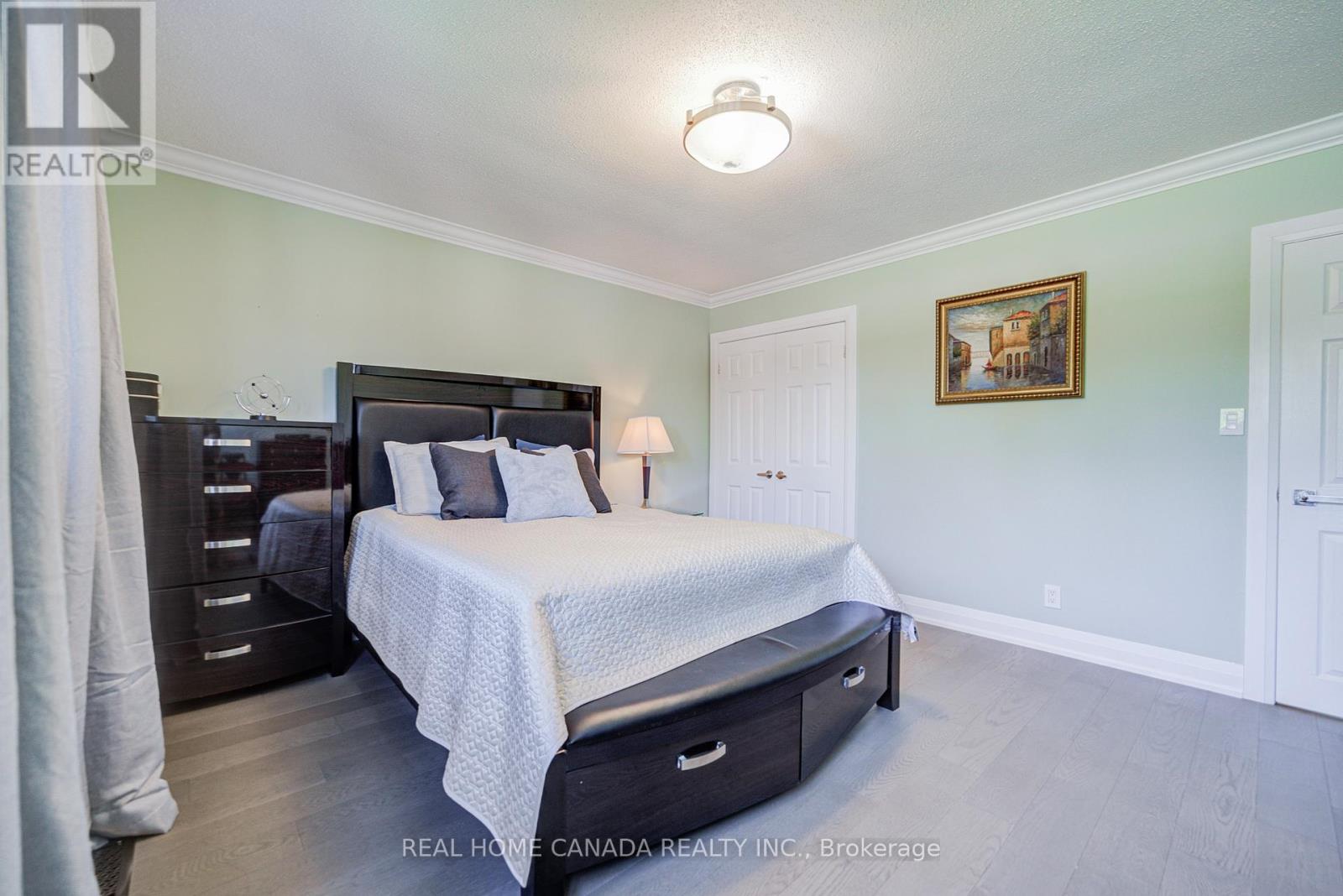29 Ellesboro Drive, Mississauga, Ontario  L5N 1C3 - Photo 26 - W12375197