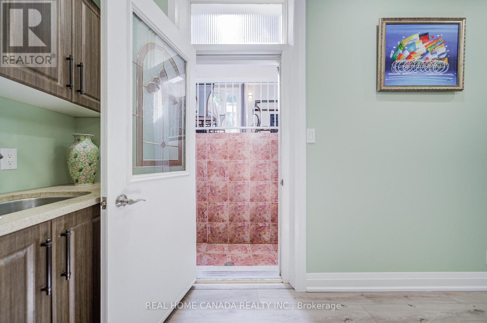 29 Ellesboro Drive, Mississauga, Ontario  L5N 1C3 - Photo 35 - W12375197