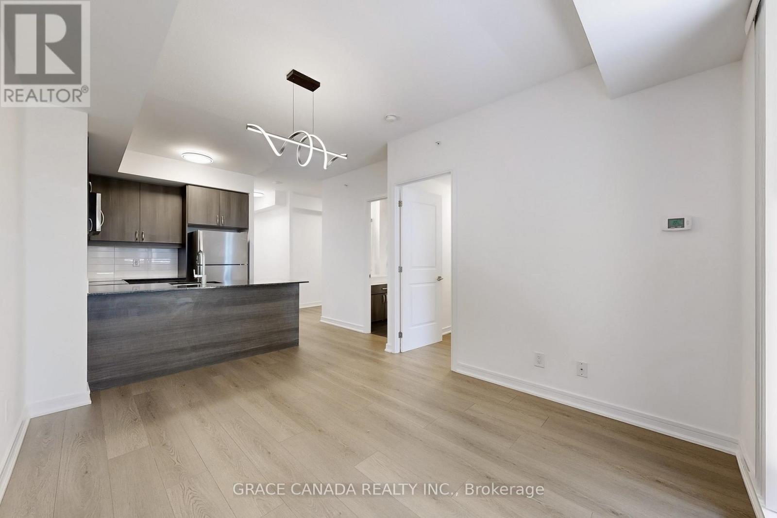 409 - 9205 Yonge Street, Richmond Hill, Ontario  L4C 1V5 - Photo 14 - N12375963