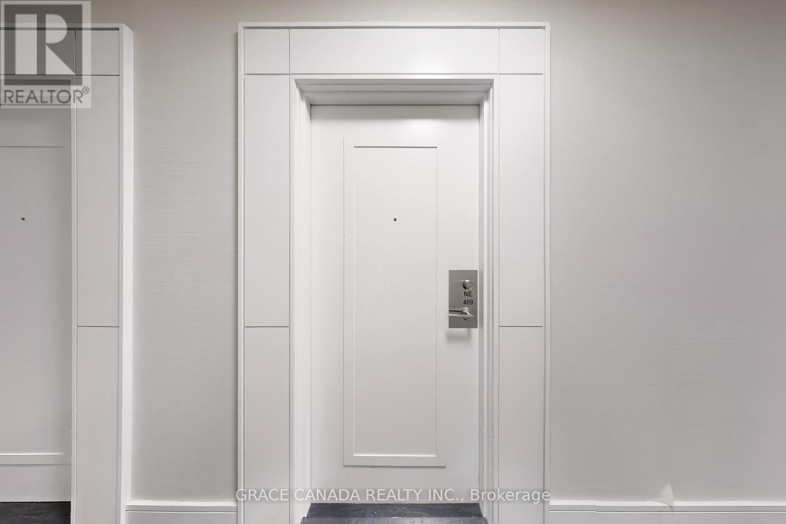 409 - 9205 Yonge Street, Richmond Hill, Ontario  L4C 1V5 - Photo 9 - N12375963