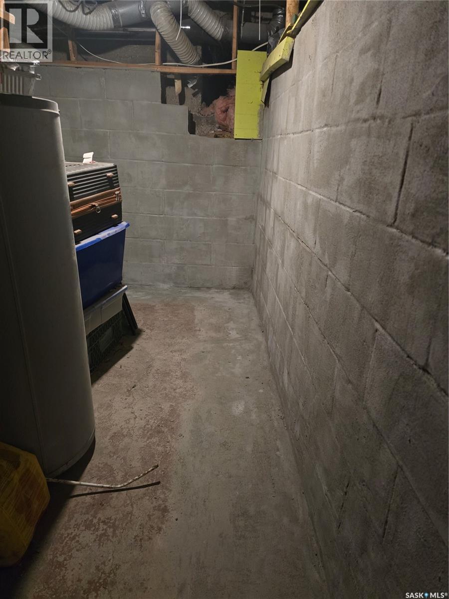 118 9th Street, Weyburn, Saskatchewan  S4H 1E7 - Photo 27 - SK007524