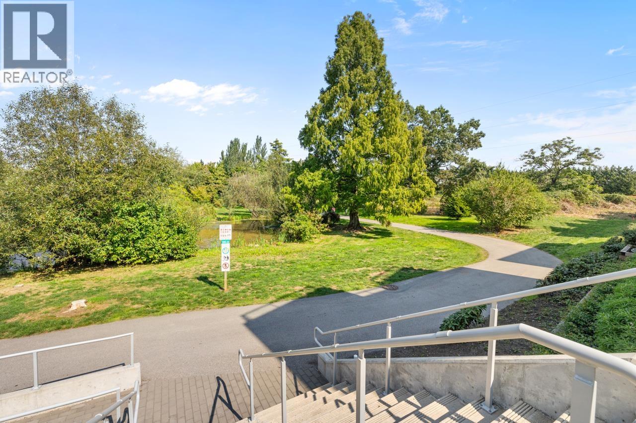 8 10800 NO. 5 ROAD, Richmond, British Columbia