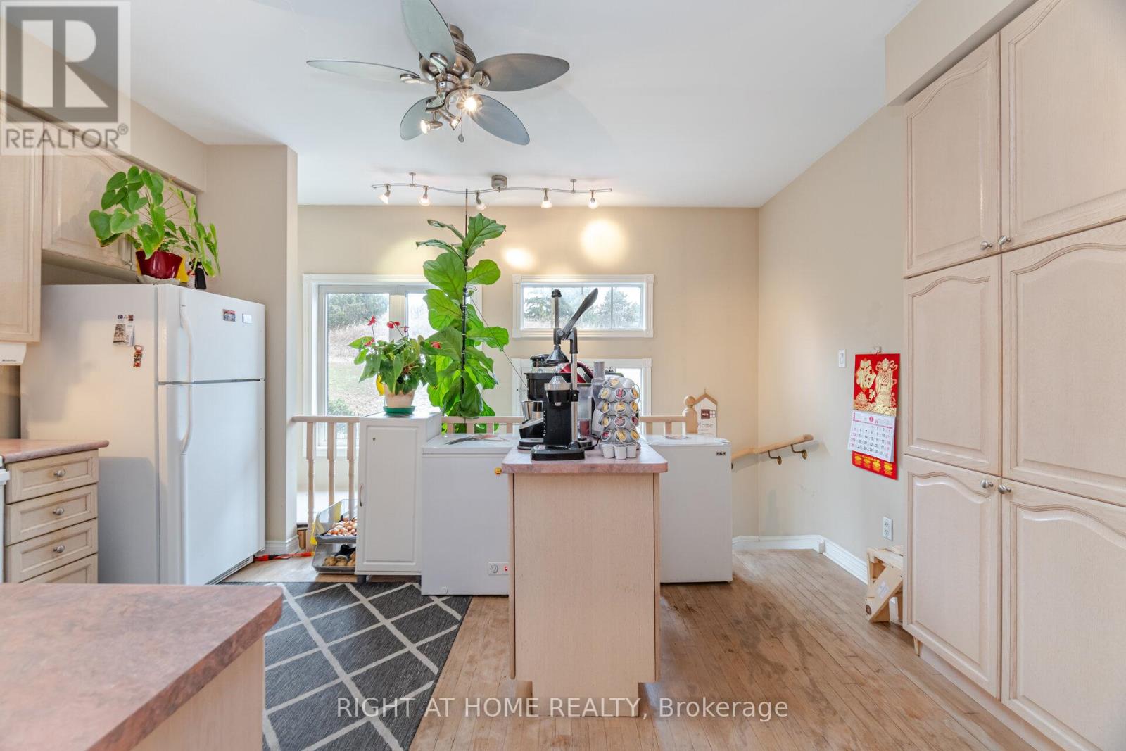 257 Anthony Avenue, Mississauga, Ontario  L4Z 3V4 - Photo 11 - W12375945