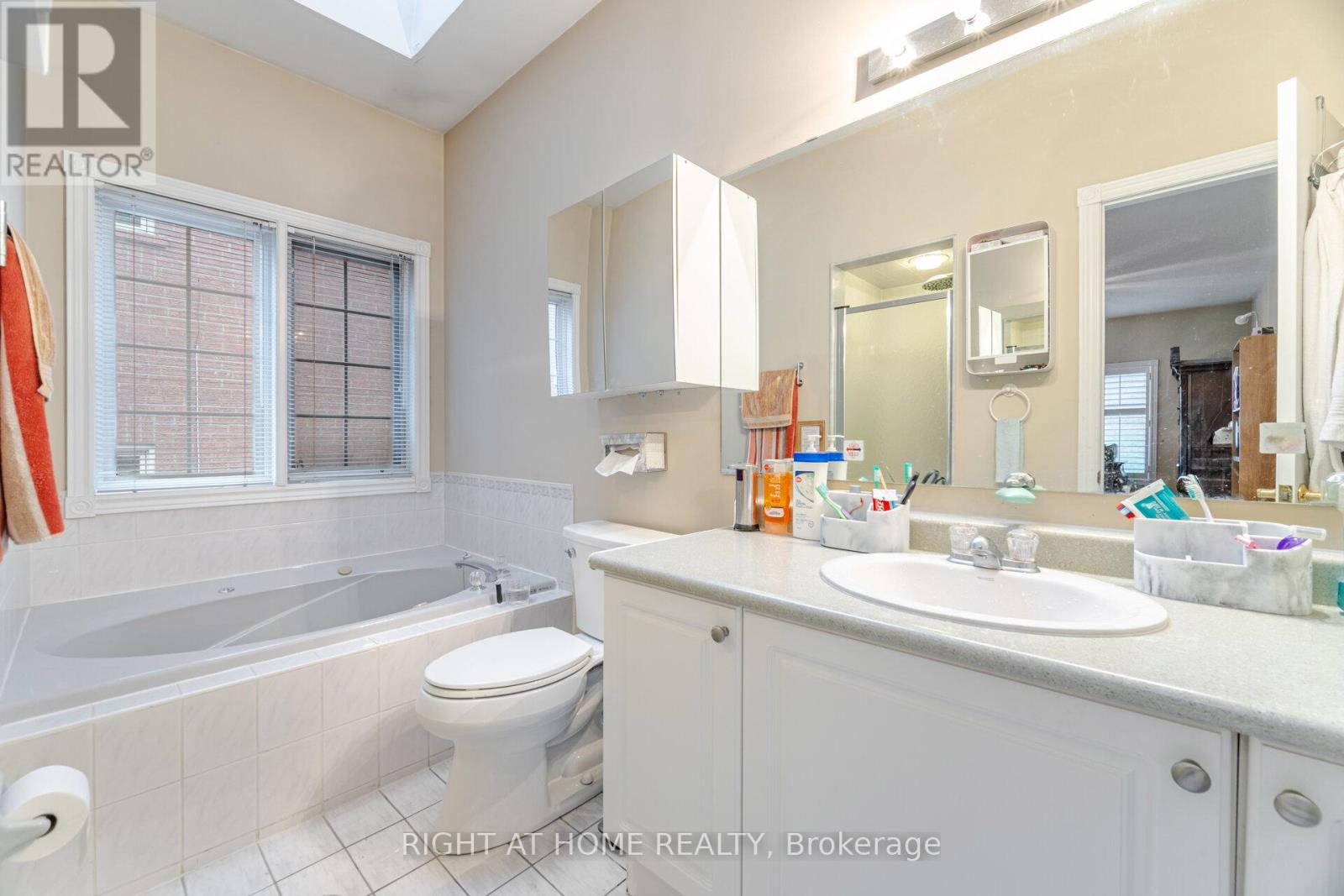 257 Anthony Avenue, Mississauga, Ontario  L4Z 3V4 - Photo 18 - W12375945