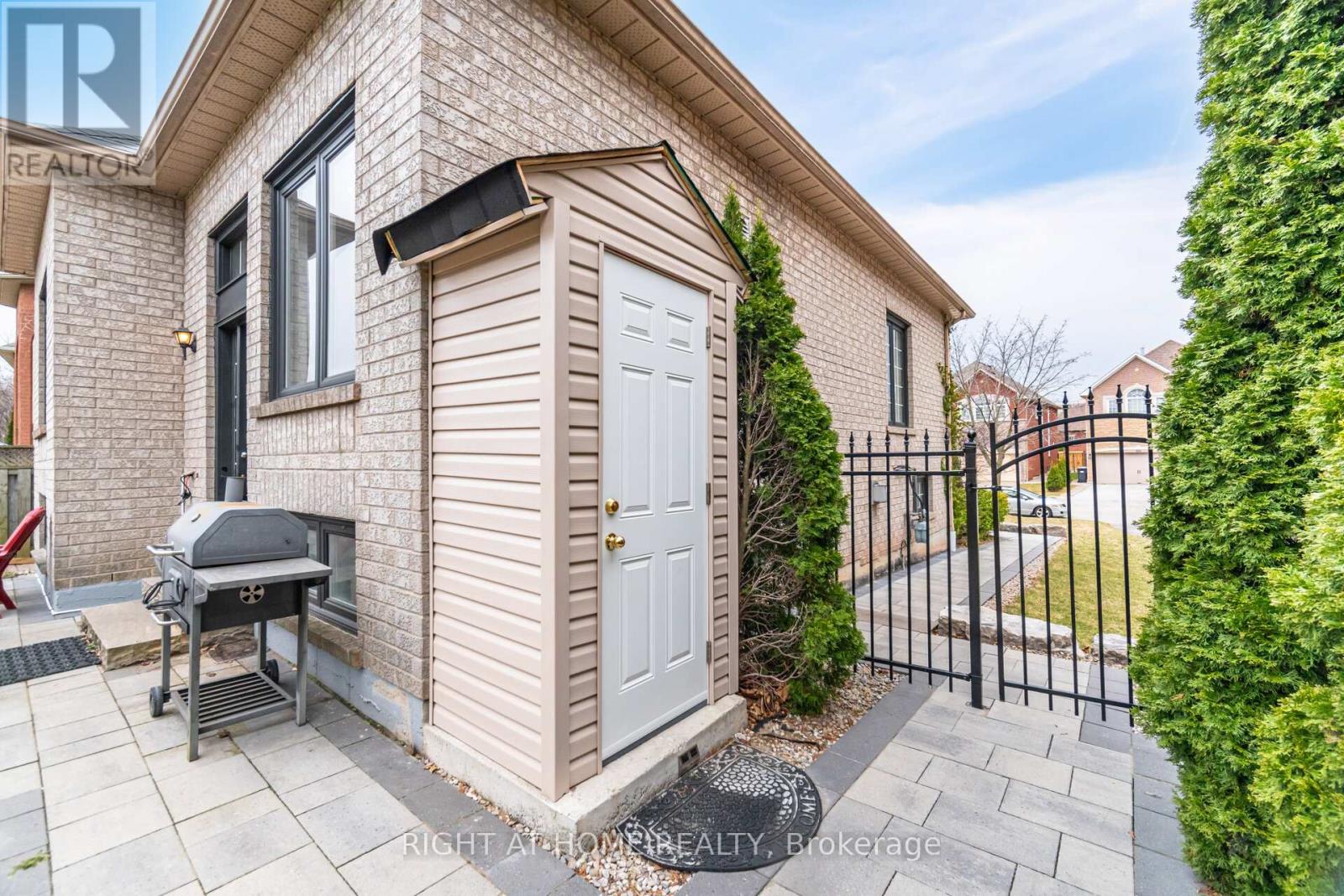 257 Anthony Avenue, Mississauga, Ontario  L4Z 3V4 - Photo 22 - W12375945