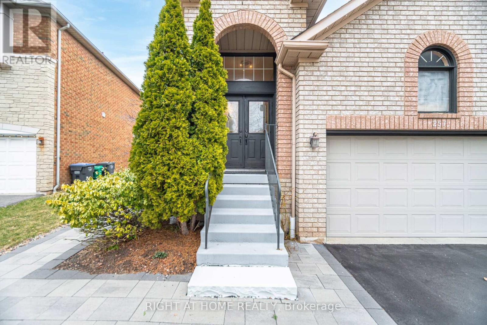 257 Anthony Avenue, Mississauga, Ontario  L4Z 3V4 - Photo 3 - W12375945
