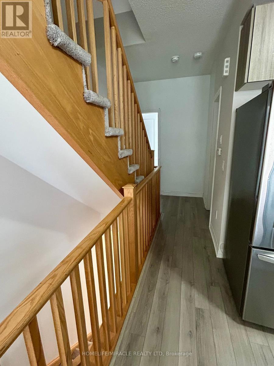 302 - 585 Colborne Street, Brantford, Ontario  N3S 0K4 - Photo 7 - X12375956