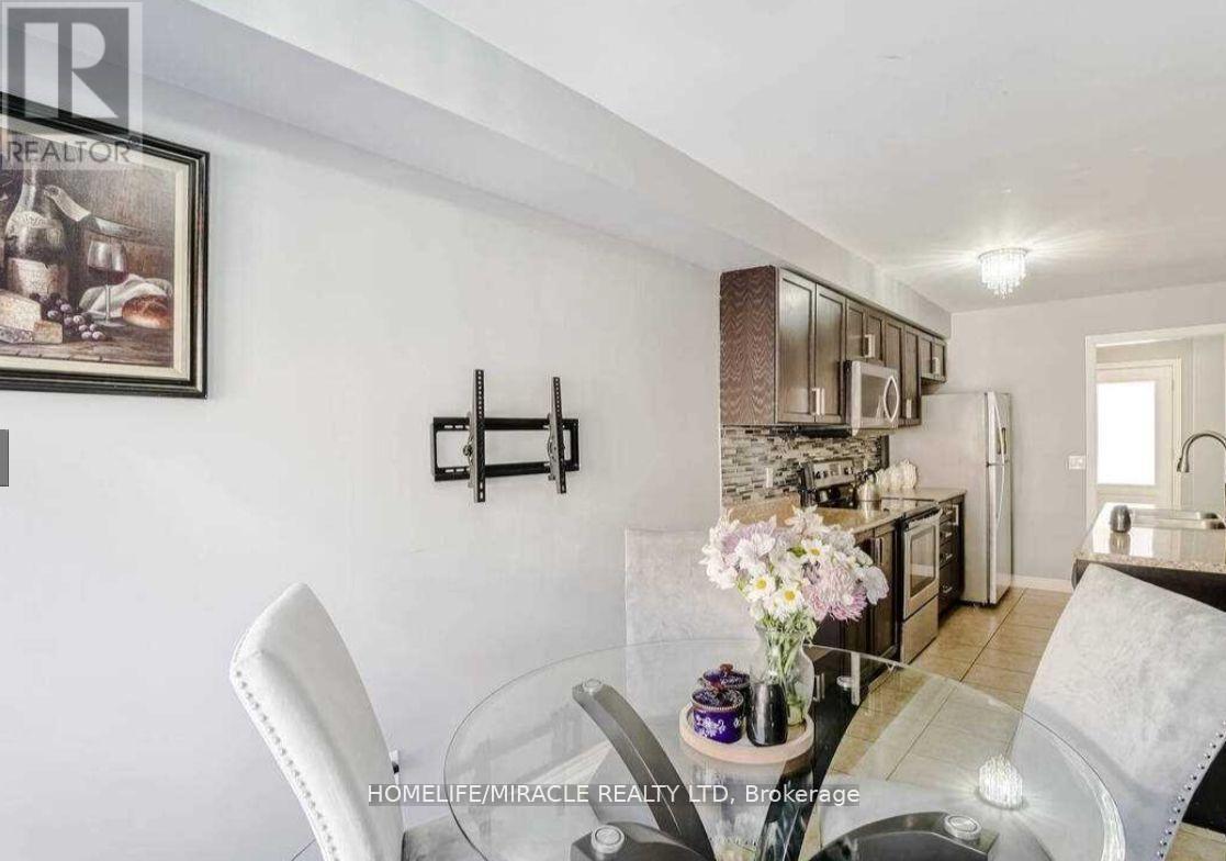 788 Cook Crescent, Shelburne, Ontario  L9V 3V3 - Photo 4 - X12375977