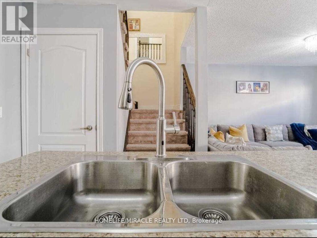 788 Cook Crescent, Shelburne, Ontario  L9V 3V3 - Photo 7 - X12375977