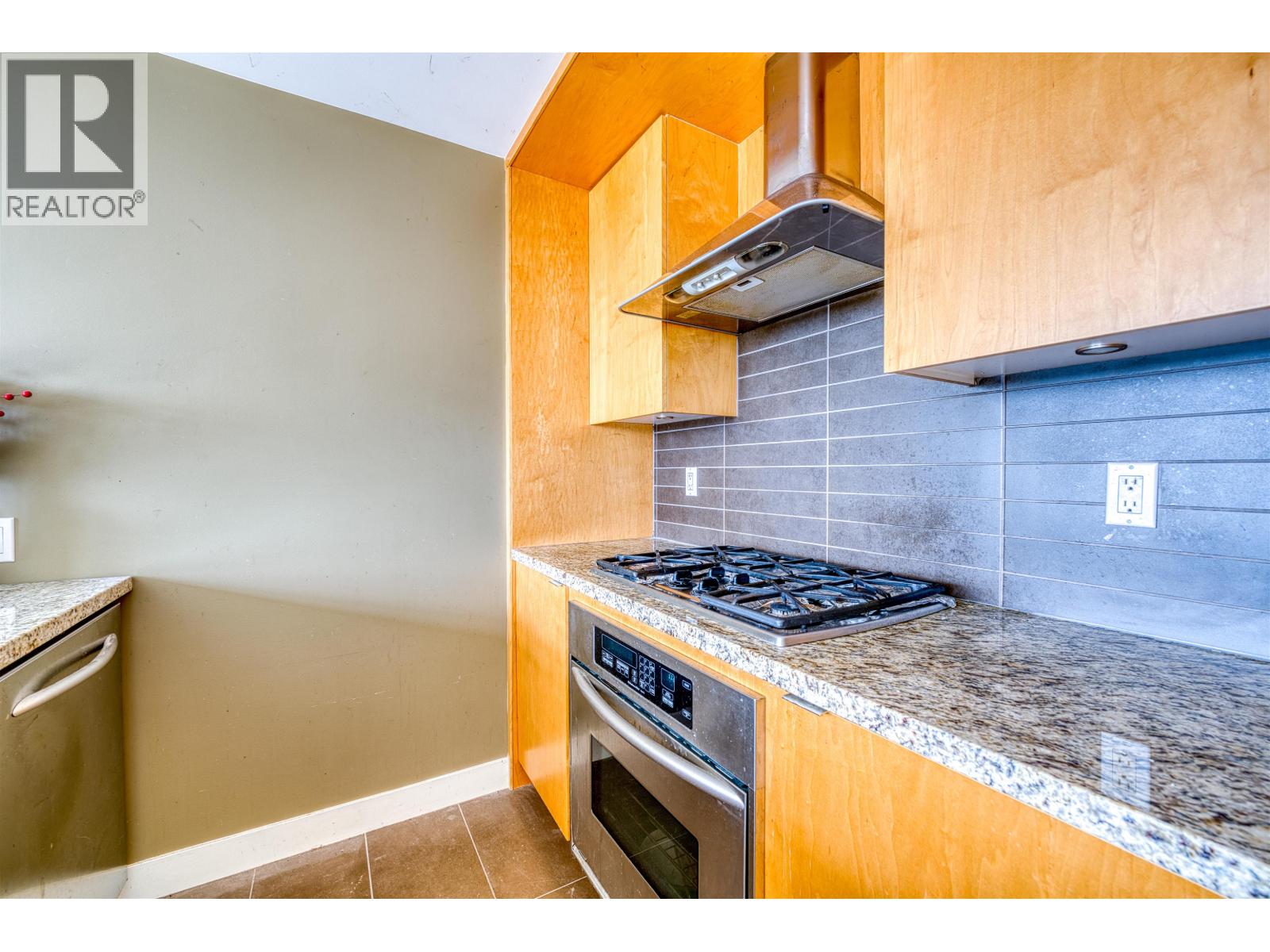 1208 7088 18th Avenue, Burnaby, British Columbia  V3N 0A2 - Photo 10 - R3042714