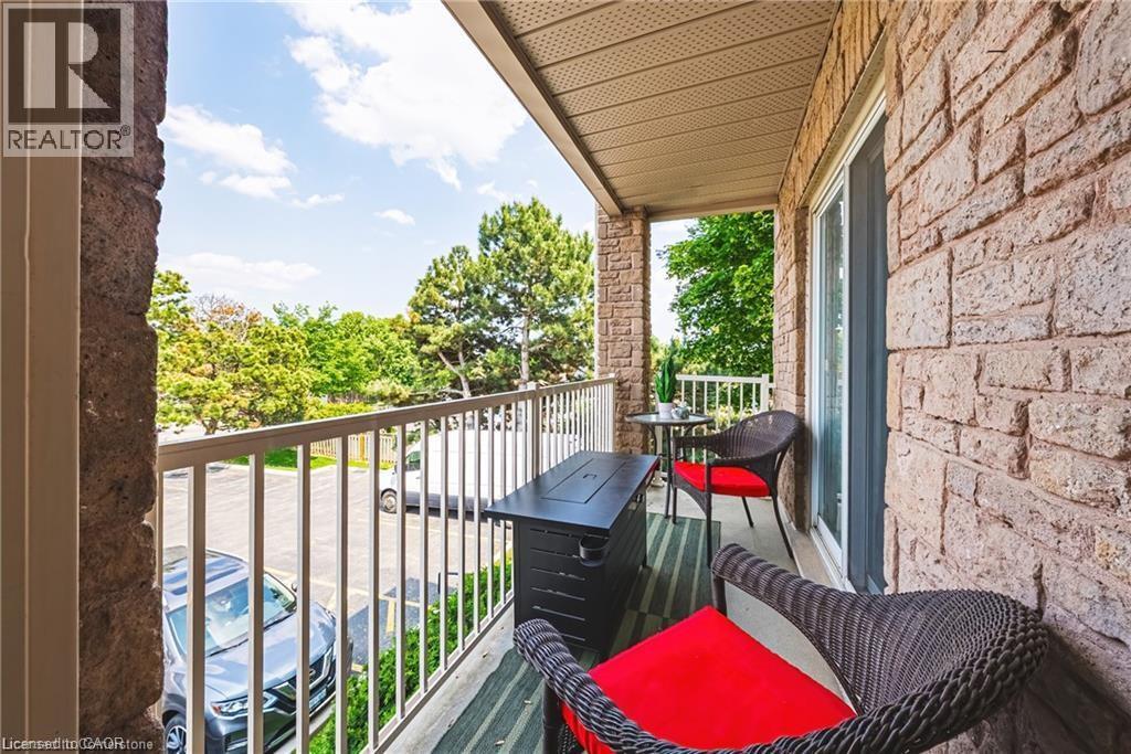 3050 Pinemeadow Drive Unit# 30, Burlington, Ontario  L7M 3X5 - Photo 6 - 40765476