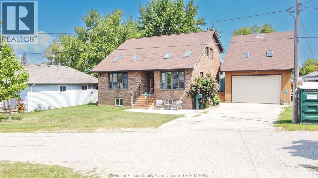 MLS# 25022150: 30 SEACREST, Amherstburg, Canada