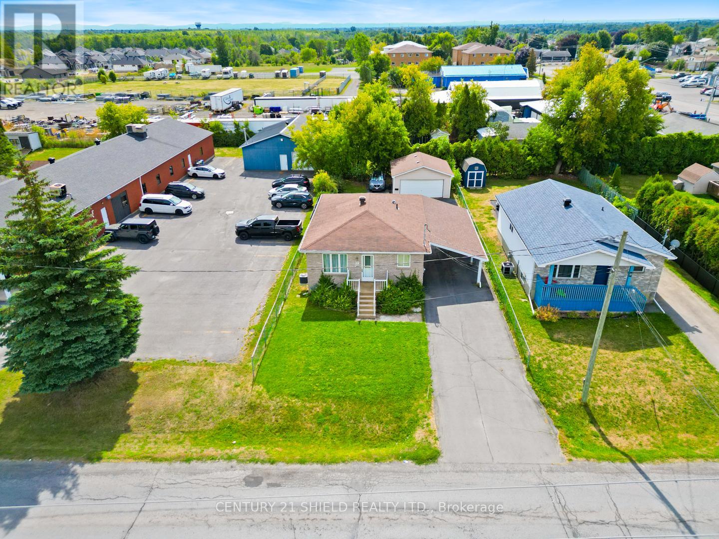 12 South Branch Road, Cornwall, Ontario  K6K 1T4 - Photo 3 - X12375992