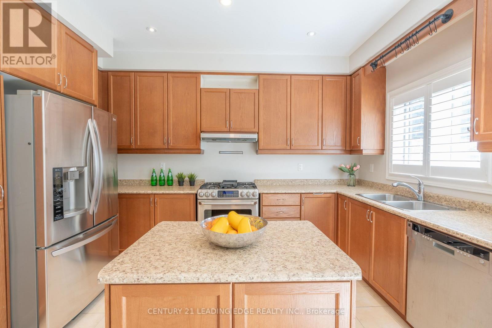1163 Stuffles Crescent, Newmarket, Ontario  L3X 0E4 - Photo 11 - N12371614