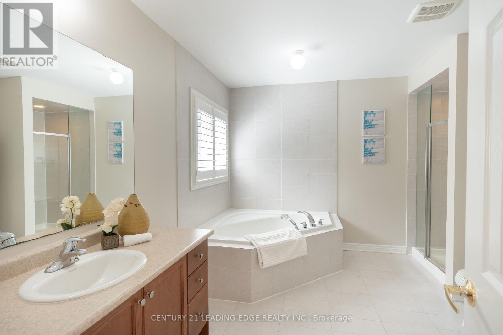 1163 Stuffles Crescent, Newmarket, Ontario  L3X 0E4 - Photo 18 - N12371614