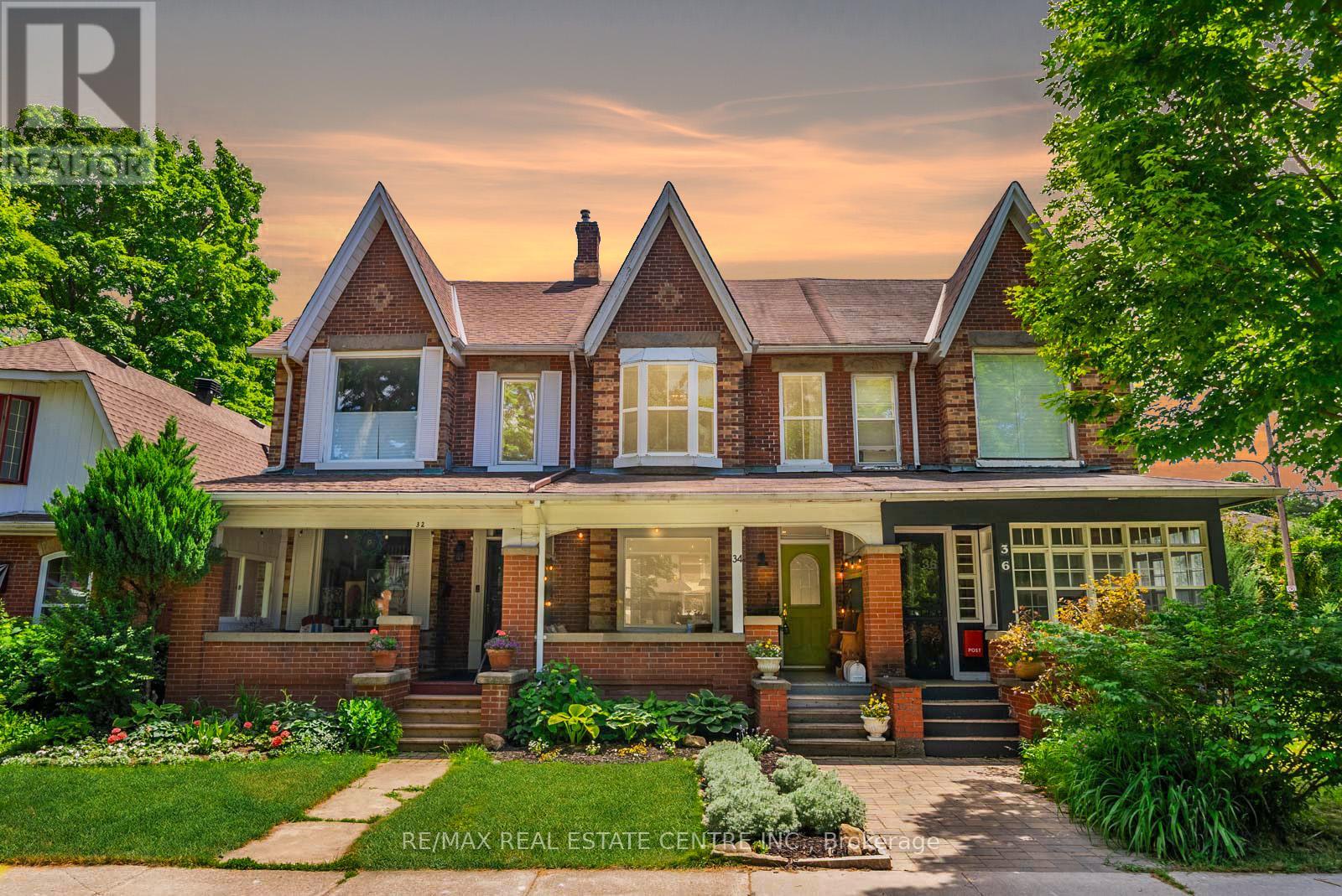 34 Zina Street, Orangeville, Ontario  L9W 1E1 - Photo 2 - W12376003