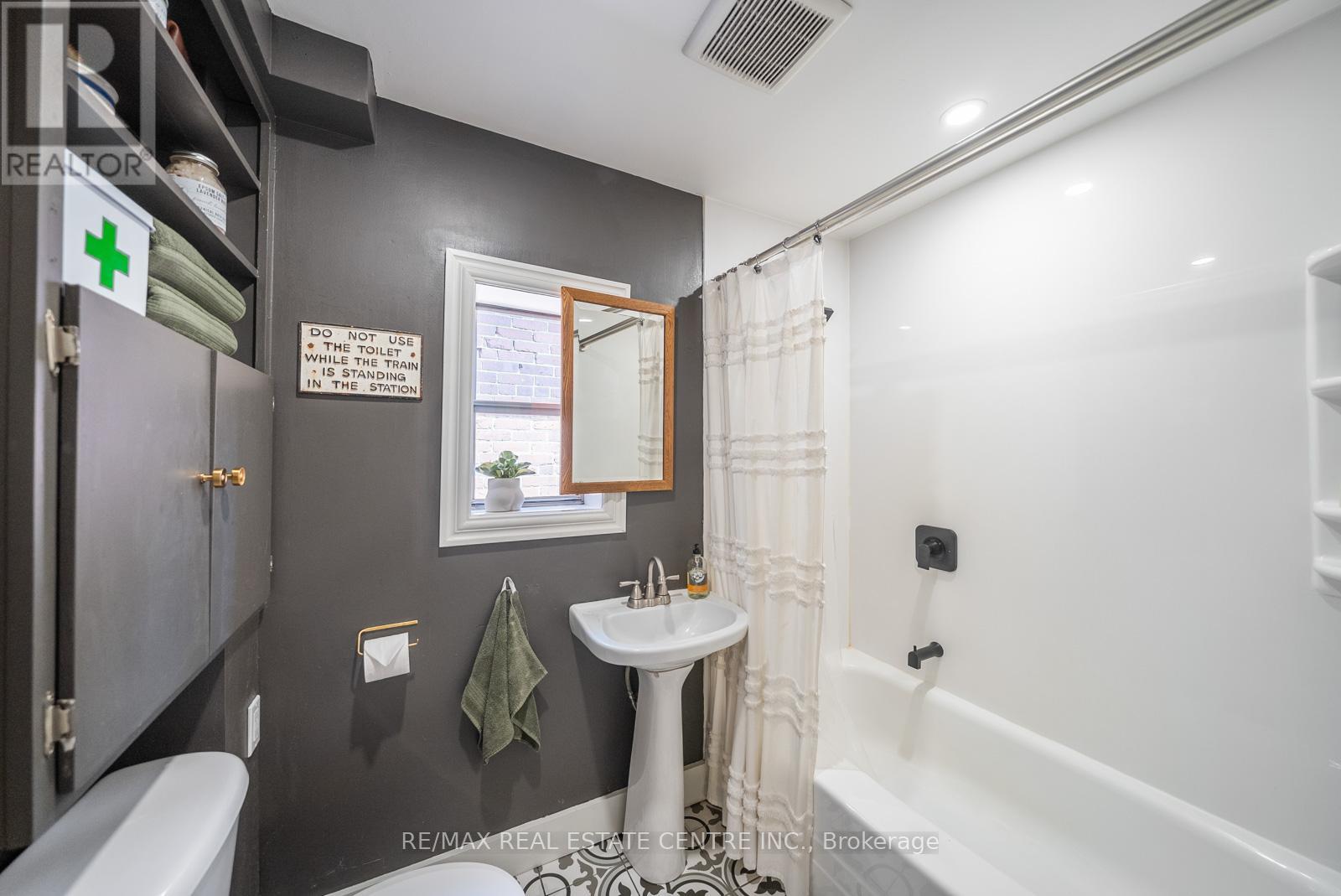 34 Zina Street, Orangeville, Ontario  L9W 1E1 - Photo 37 - W12376003