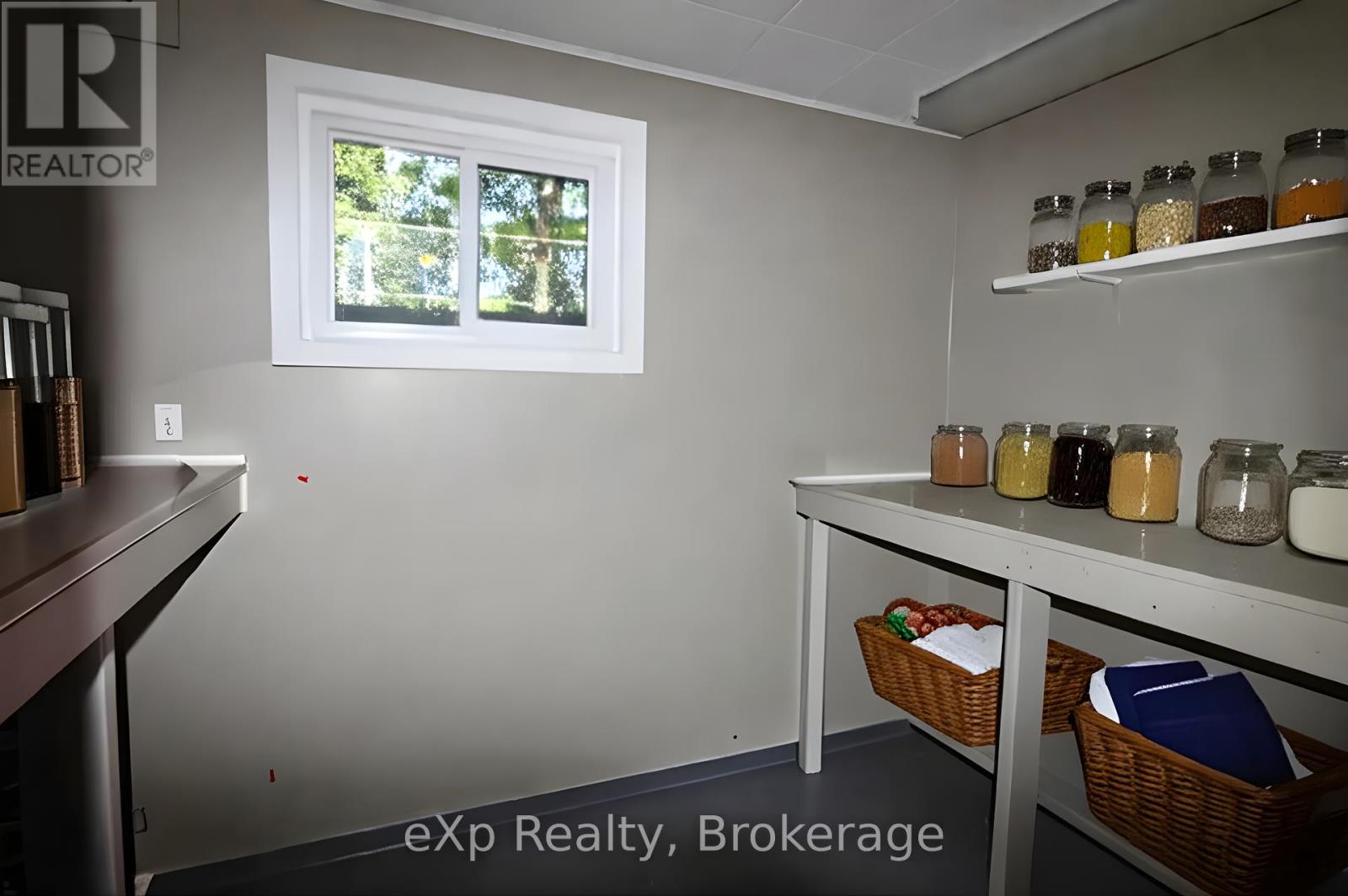 125 Lake Drive, West Grey, Ontario  N0C 1H0 - Photo 12 - X12376022