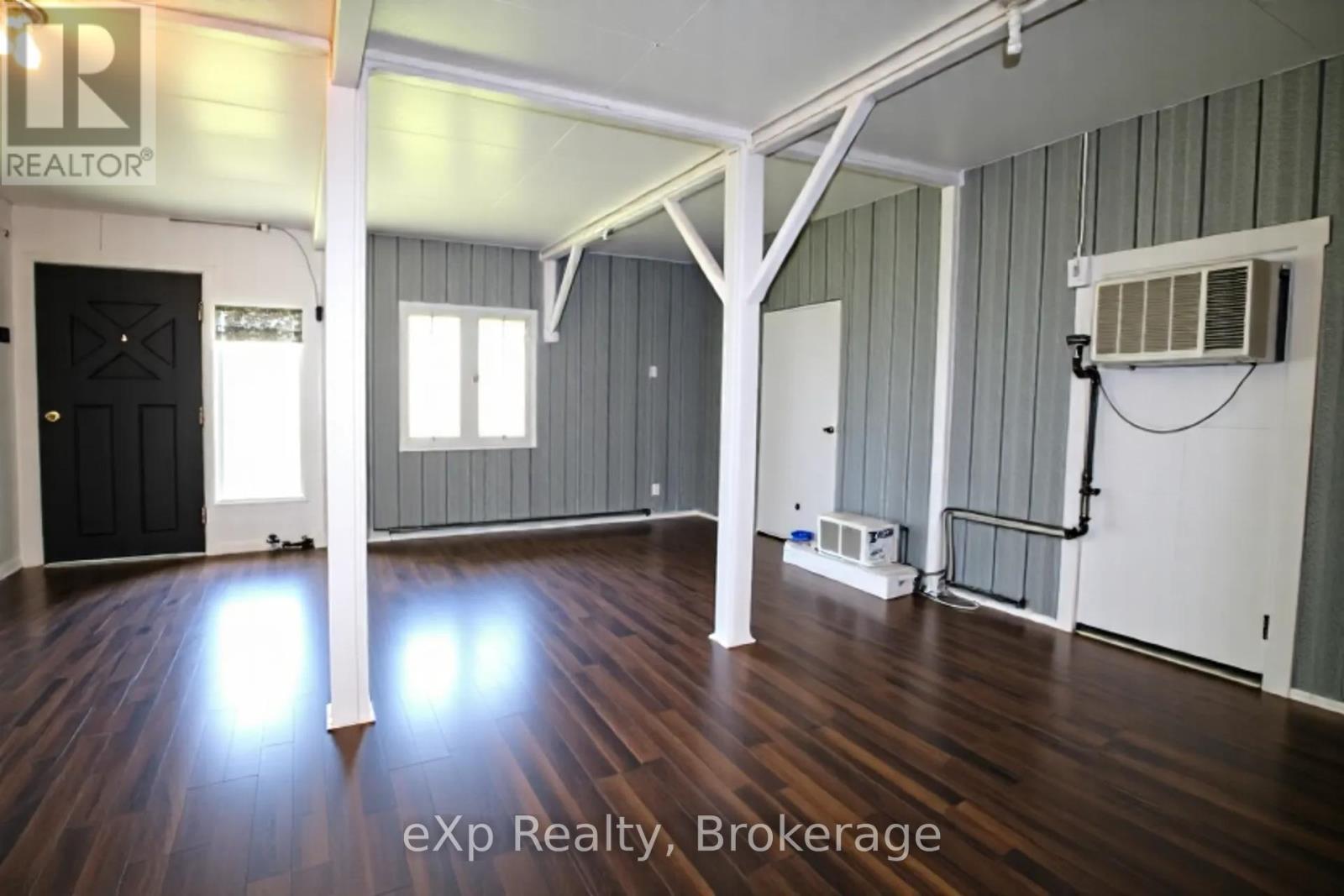 125 Lake Drive, West Grey, Ontario  N0C 1H0 - Photo 18 - X12376022