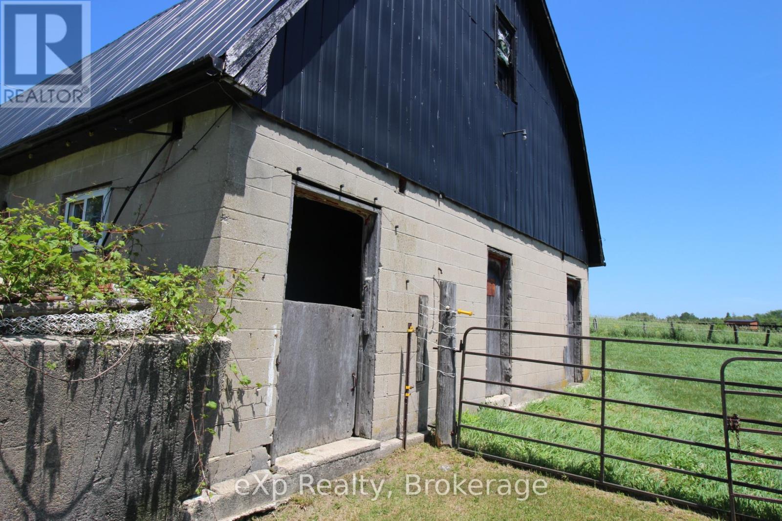125 Lake Drive, West Grey, Ontario  N0C 1H0 - Photo 25 - X12376022