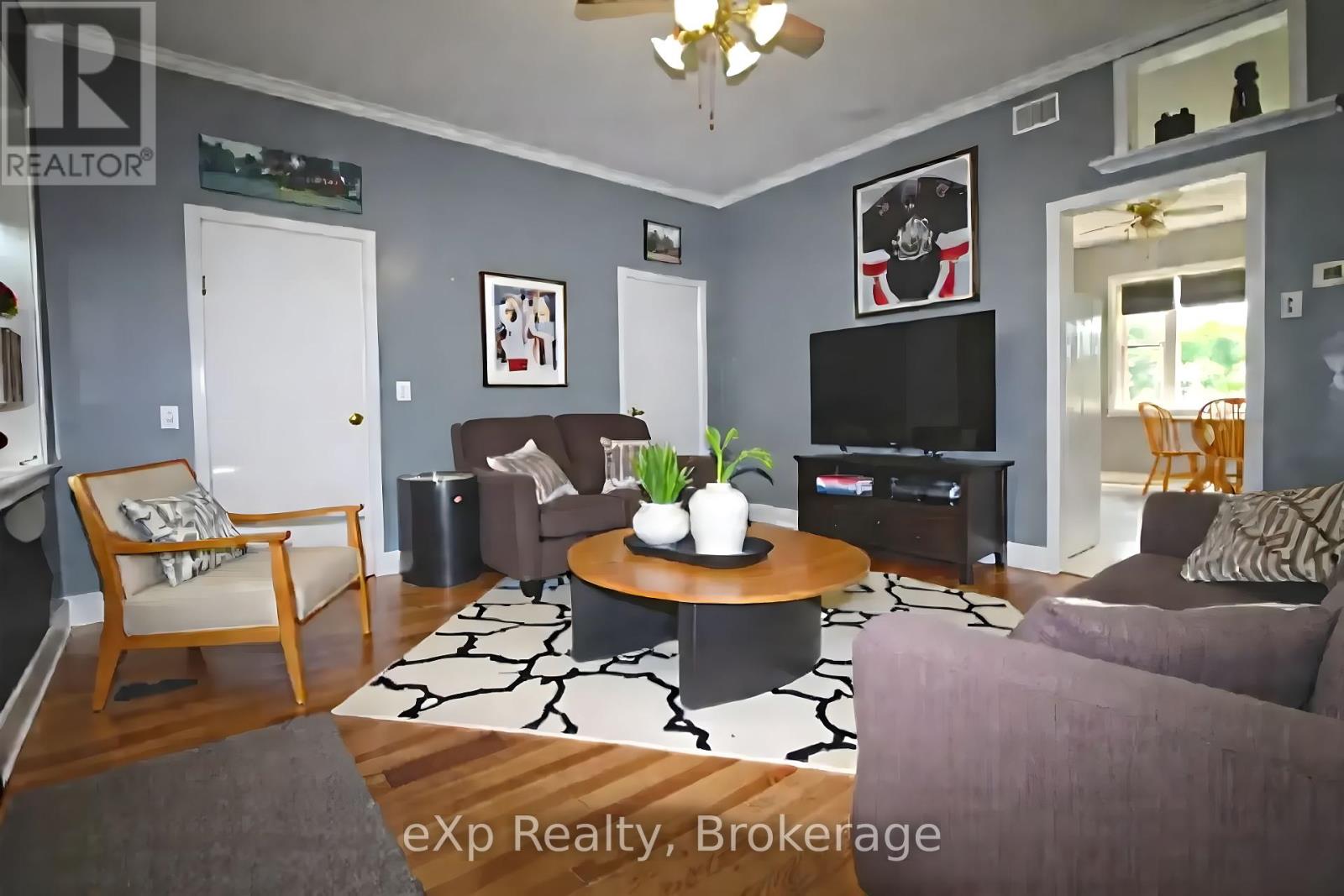125 Lake Drive, West Grey, Ontario  N0C 1H0 - Photo 4 - X12376022