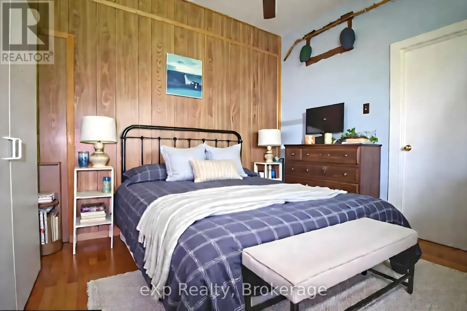 125 Lake Drive, West Grey, Ontario  N0C 1H0 - Photo 8 - X12376022