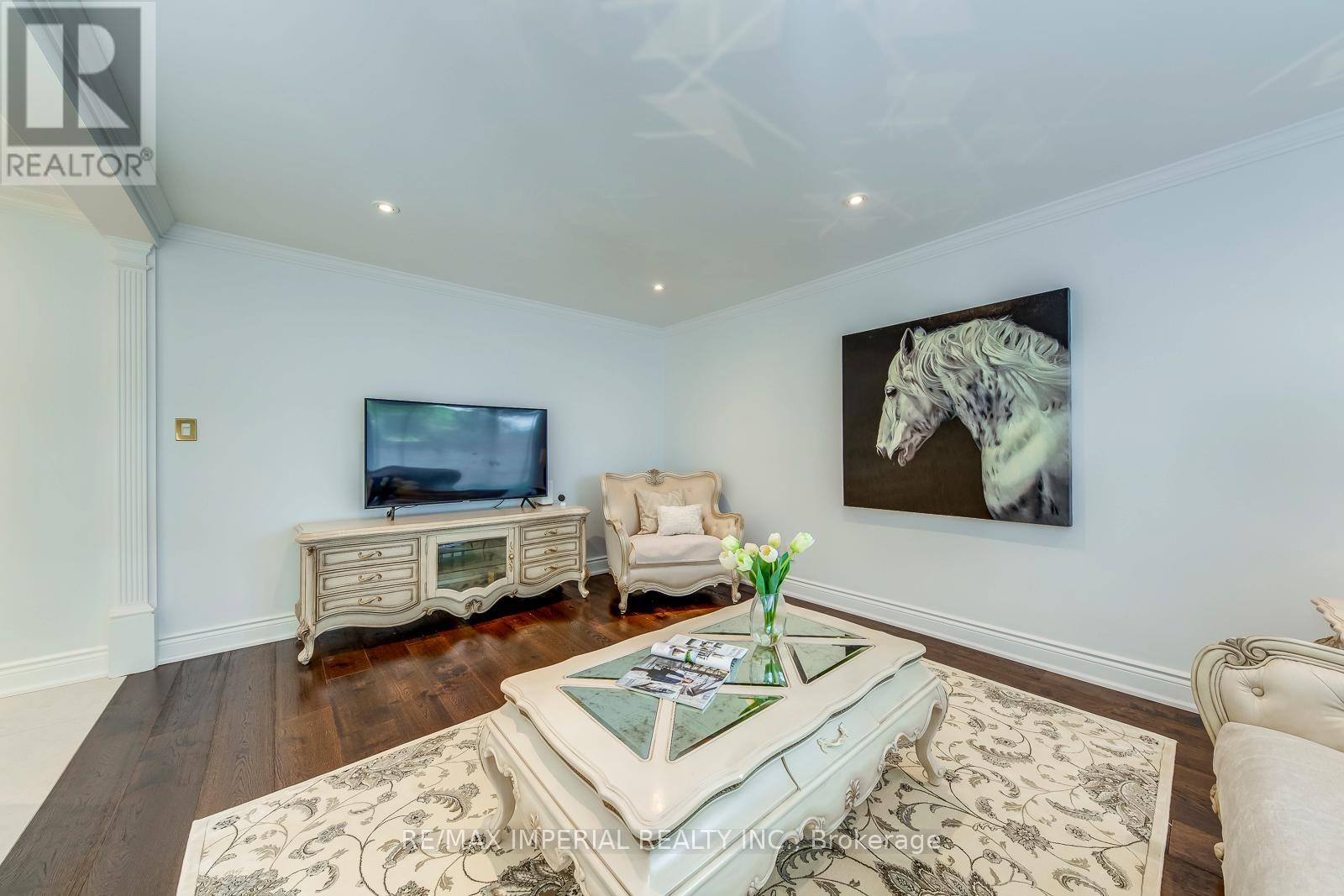 8 Medalist Road, Toronto, Ontario  M2P 1Y3 - Photo 16 - C12373103