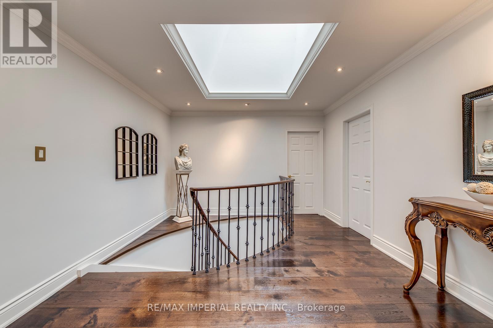 8 Medalist Road, Toronto, Ontario  M2P 1Y3 - Photo 27 - C12373103