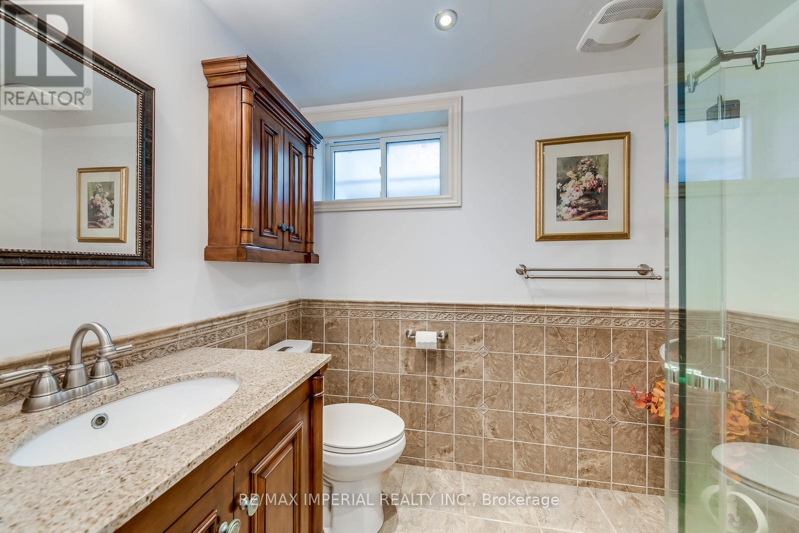8 Medalist Road, Toronto, Ontario  M2P 1Y3 - Photo 43 - C12373103