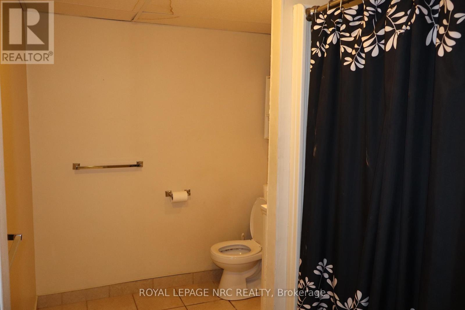 3071 Basswood Court, Niagara Falls, Ontario  L2J 2G9 - Photo 17 - X12350599