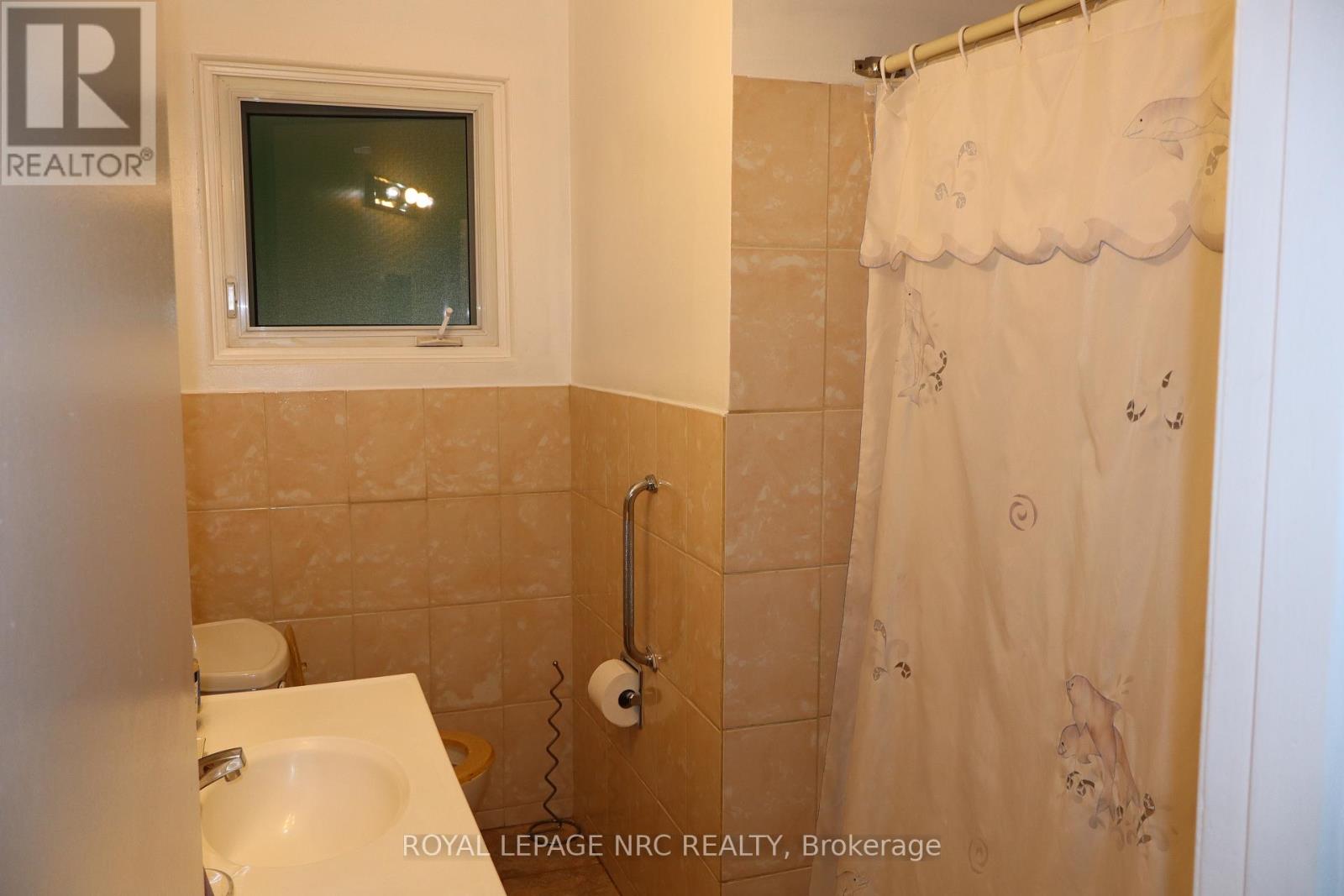 3071 Basswood Court, Niagara Falls, Ontario  L2J 2G9 - Photo 13 - X12350599