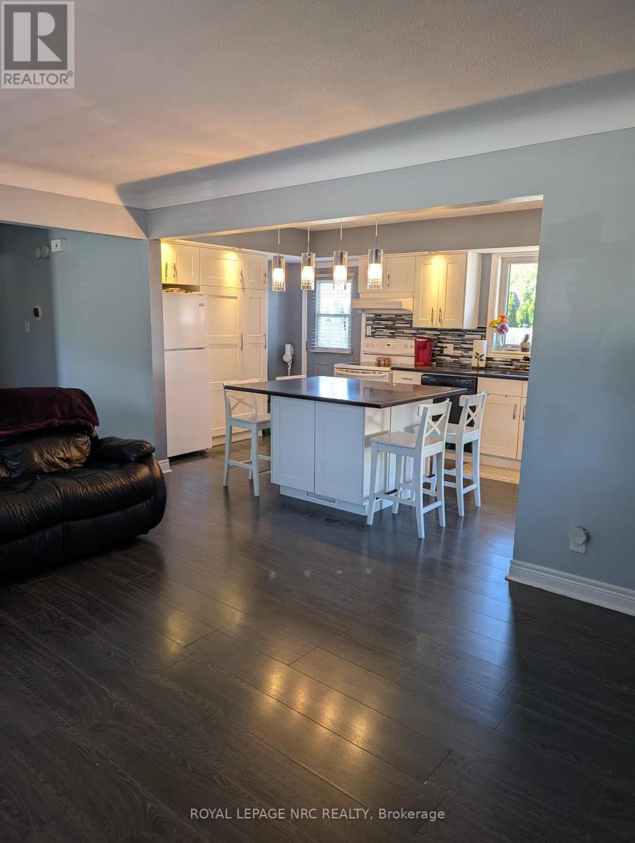 3071 Basswood Court, Niagara Falls, Ontario  L2J 2G9 - Photo 6 - X12350599
