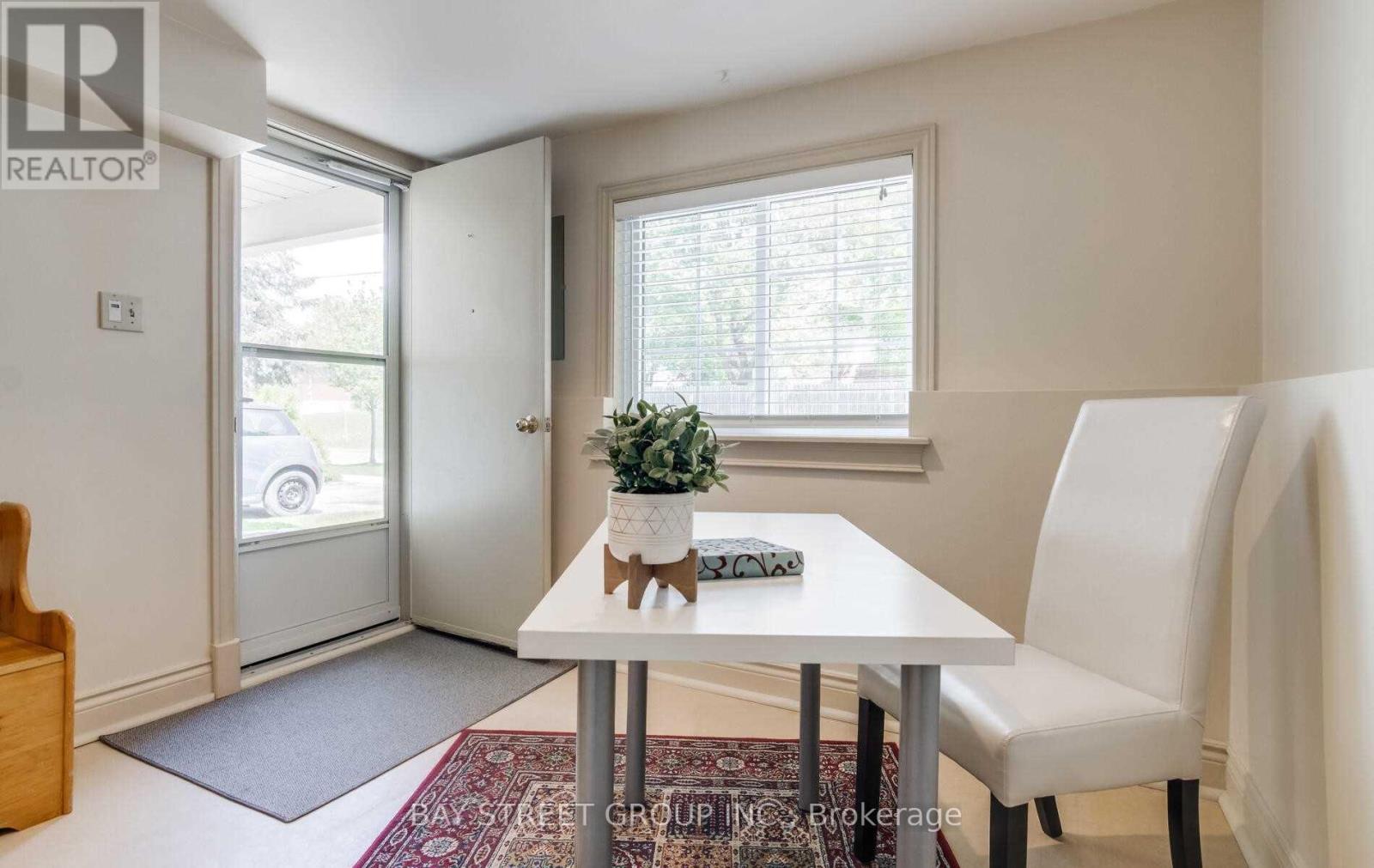 791 Sunnypoint Drive, Newmarket, Ontario  L3Y 2Z7 - Photo 16 - N12376028