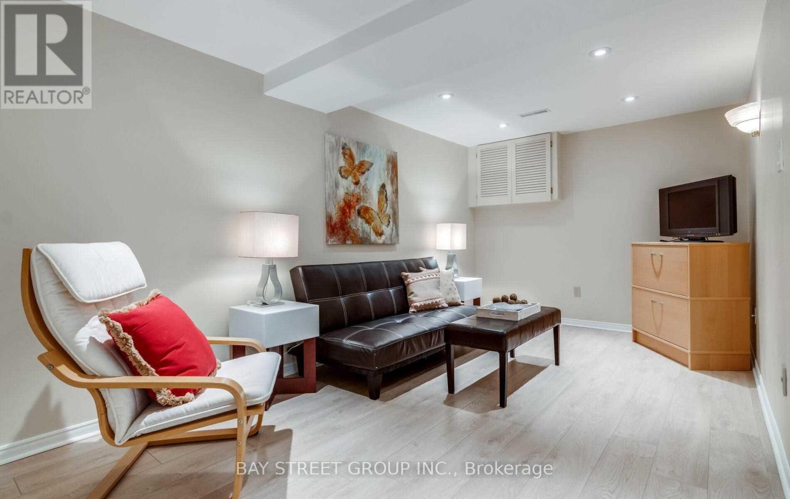 791 Sunnypoint Drive, Newmarket, Ontario  L3Y 2Z7 - Photo 26 - N12376028
