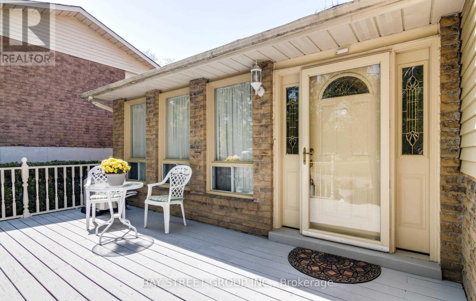 791 Sunnypoint Drive, Newmarket, Ontario  L3Y 2Z7 - Photo 5 - N12376028