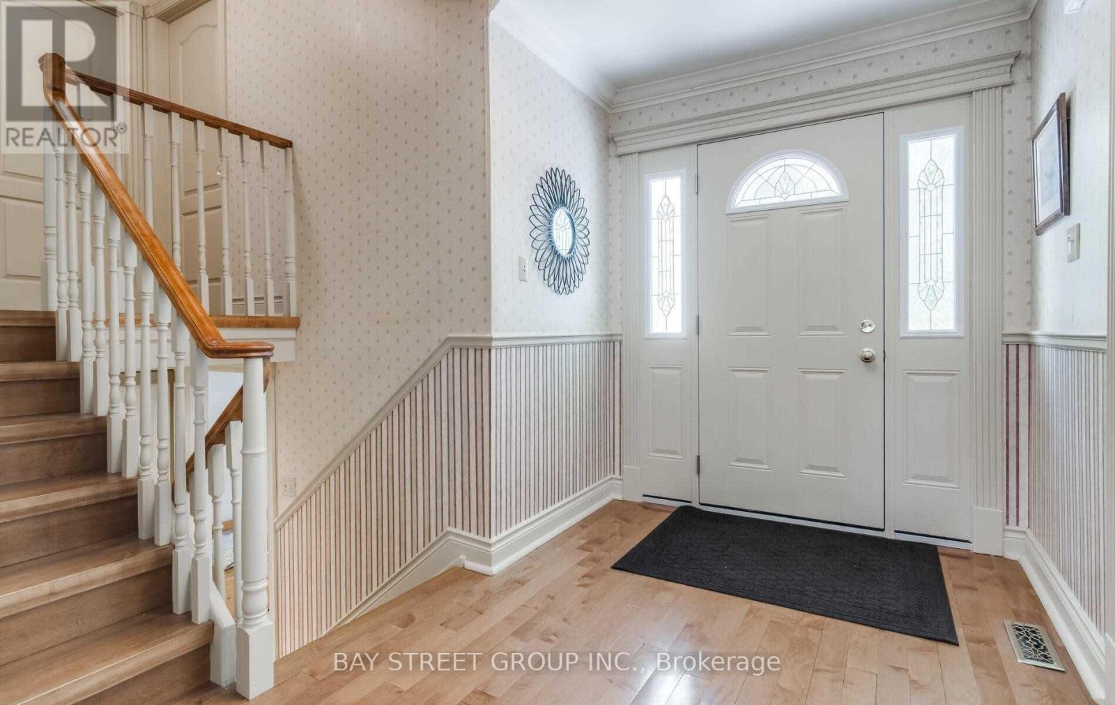 791 Sunnypoint Drive, Newmarket, Ontario  L3Y 2Z7 - Photo 6 - N12376028