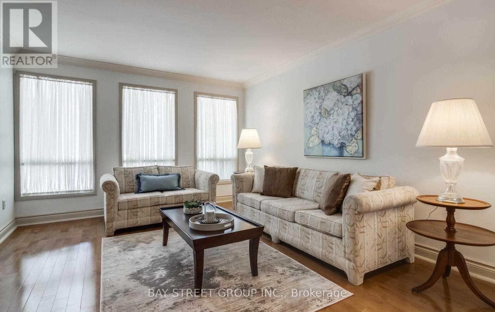 791 Sunnypoint Drive, Newmarket, Ontario  L3Y 2Z7 - Photo 7 - N12376028