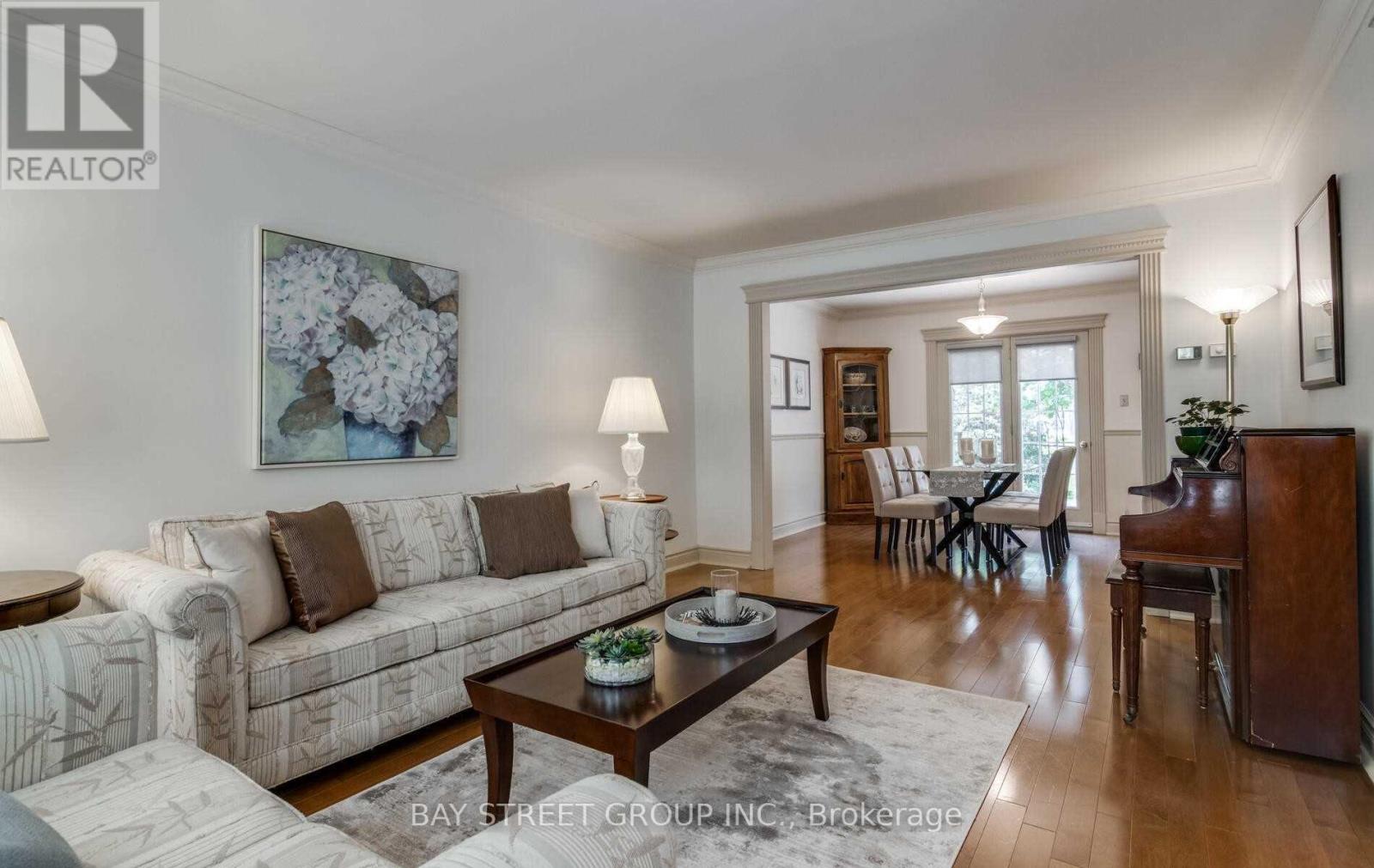 791 Sunnypoint Drive, Newmarket, Ontario  L3Y 2Z7 - Photo 9 - N12376028