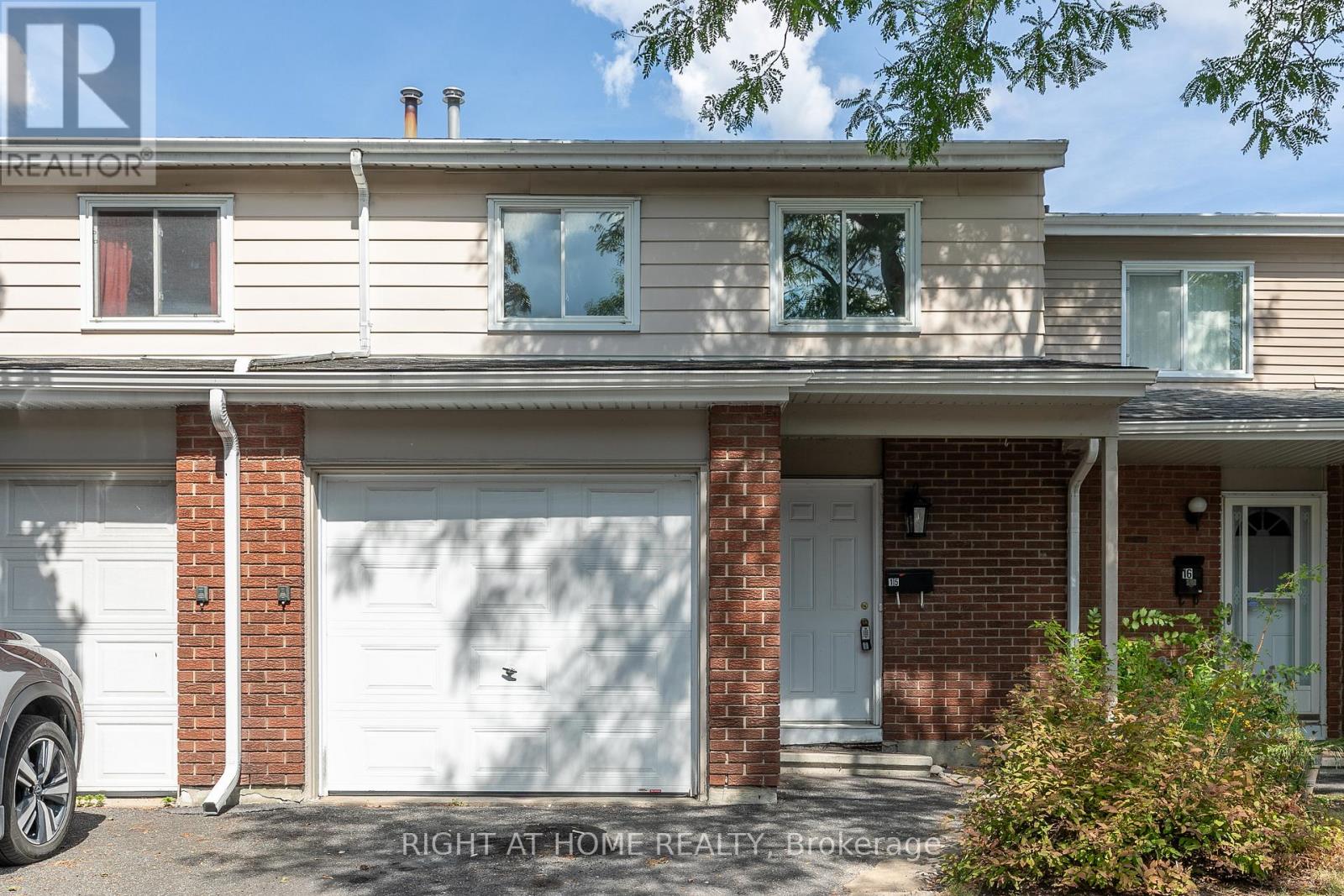 Property at 15 - 2669 SOUTHVALE CRESCENT image 1