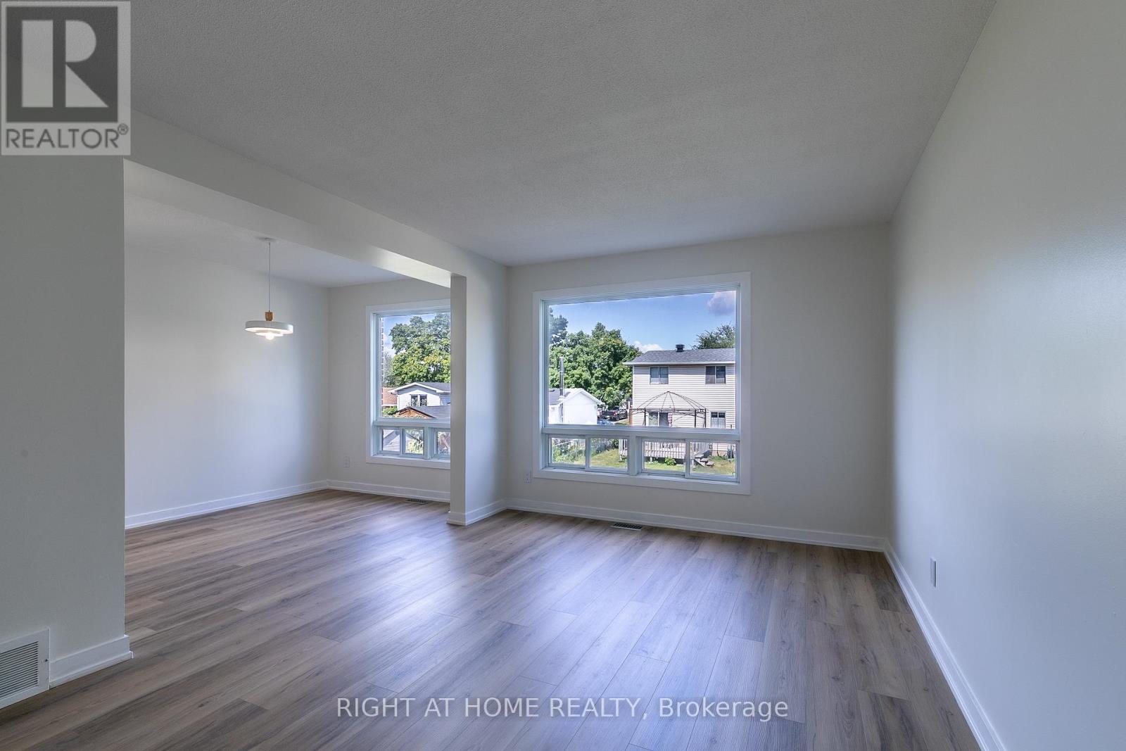15 - 2669 Southvale Crescent, Ottawa, Ontario  K1B 4V2 - Photo 13 - X12376049