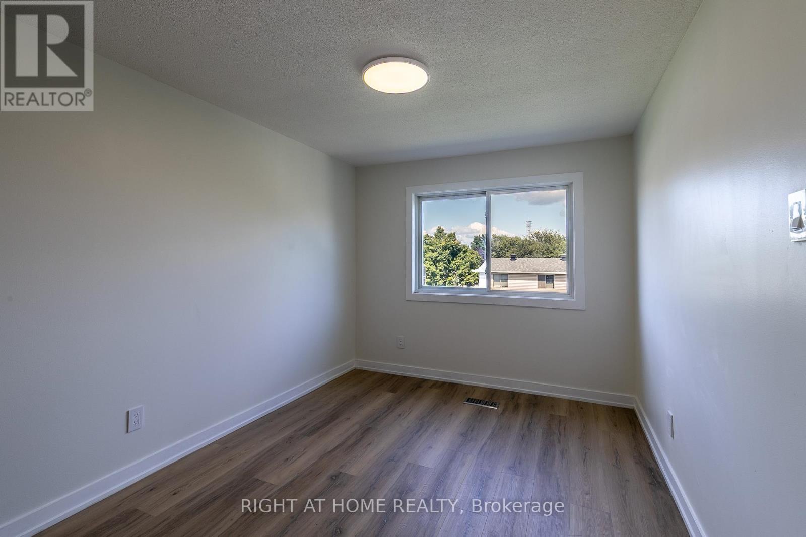 15 - 2669 Southvale Crescent, Ottawa, Ontario  K1B 4V2 - Photo 20 - X12376049