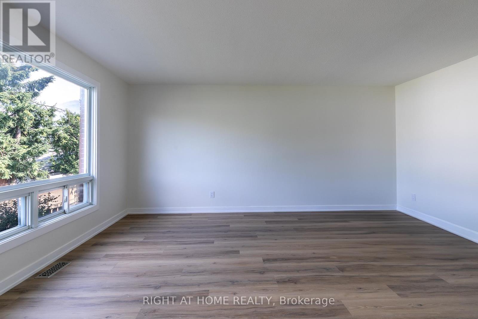 15 - 2669 Southvale Crescent, Ottawa, Ontario  K1B 4V2 - Photo 25 - X12376049